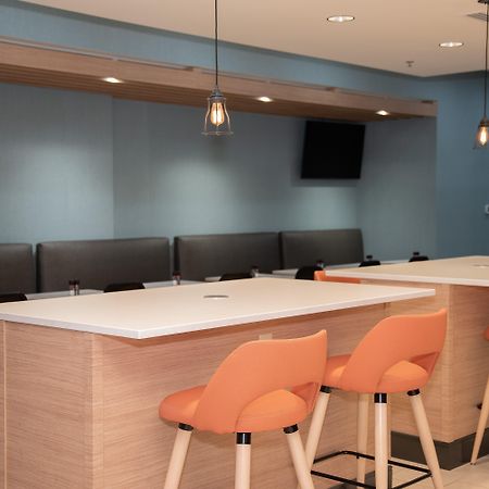 Holiday Inn & Suites - Fayetteville W-Fort Bragg Area By Ihg Buitenkant foto