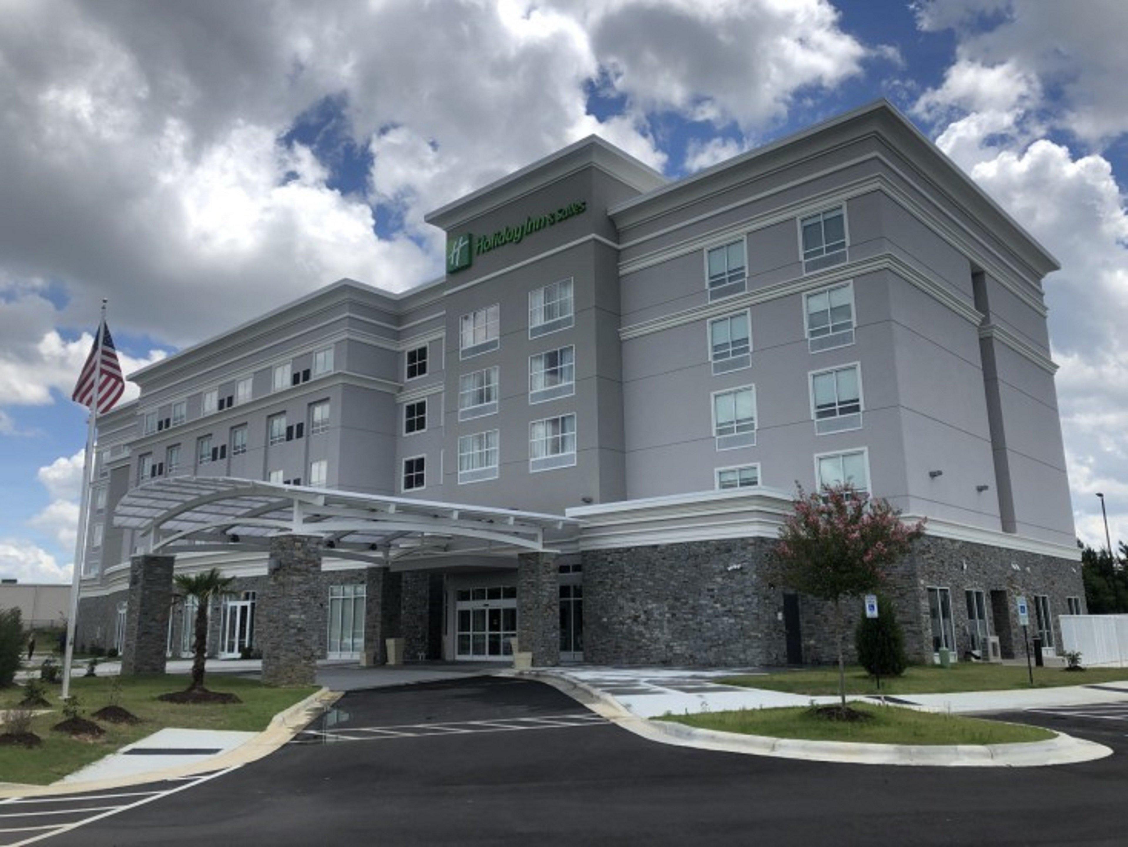 Holiday Inn & Suites - Fayetteville W-Fort Bragg Area By Ihg Buitenkant foto