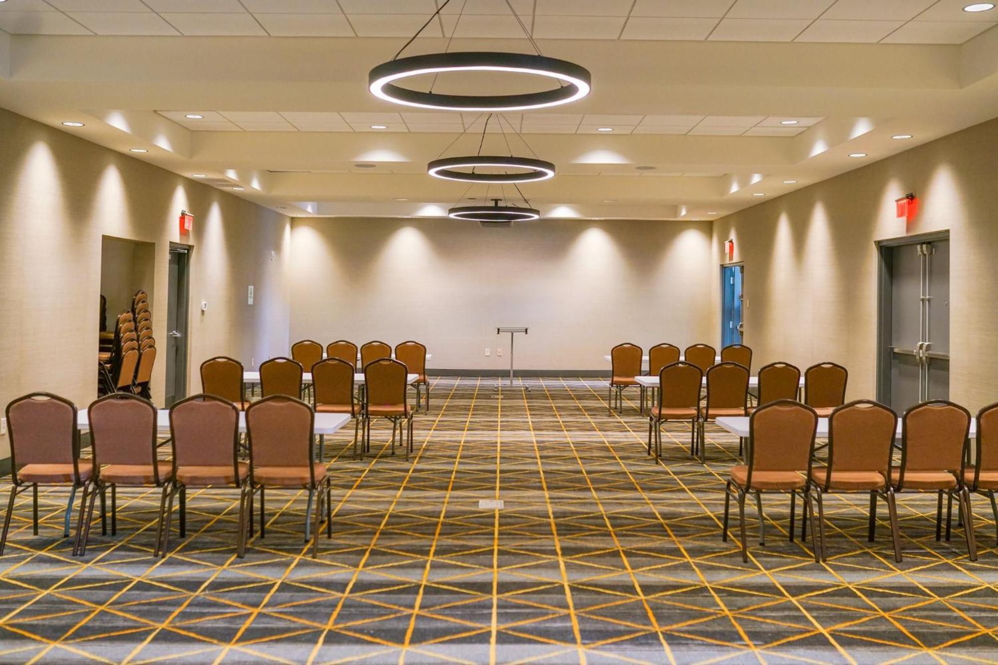 Holiday Inn & Suites - Fayetteville W-Fort Bragg Area By Ihg Buitenkant foto